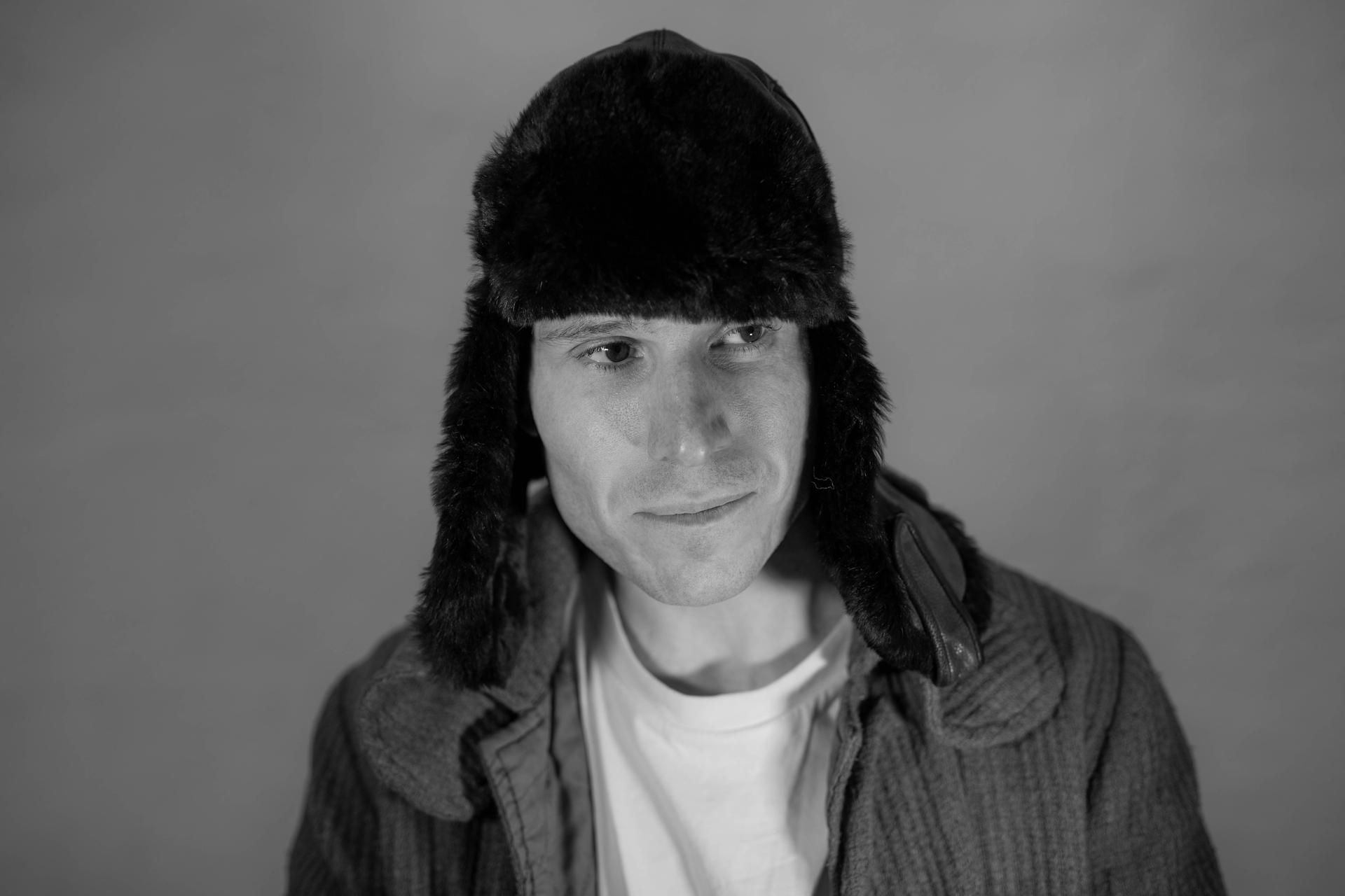 El actor Rubén Ochandiano estrena en el Teatro del Barrio su monólogo 'Kostya (el hombre que quiso)'.