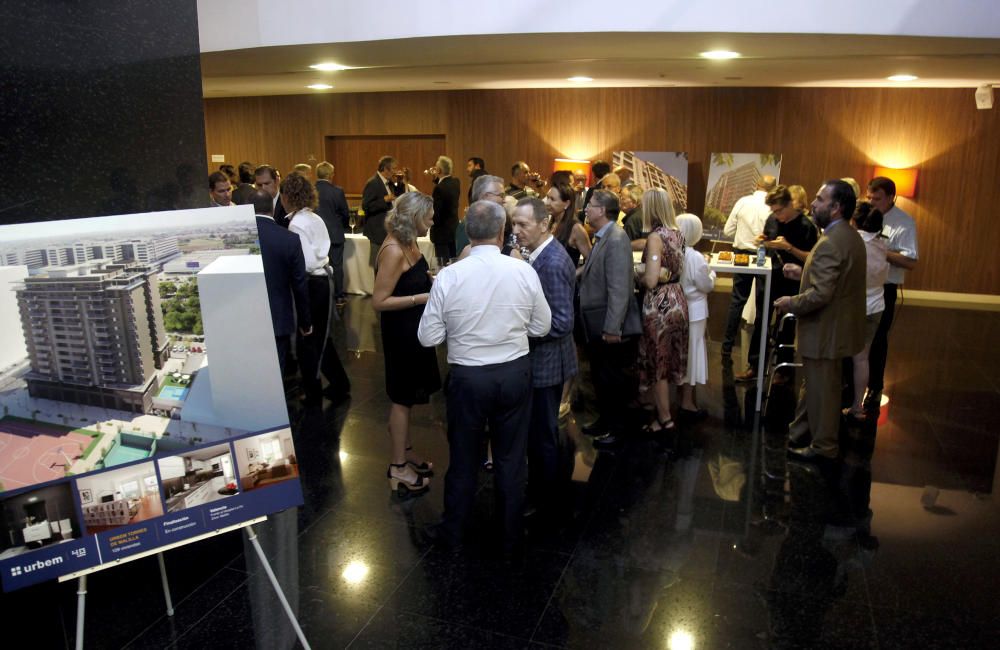 Algunos de los asistentes al 40º aniversario de Urbem.