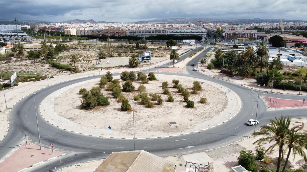 Rotonda de Elche desde donde debe continuar las obras de la Ronda Sur de la ciudad.