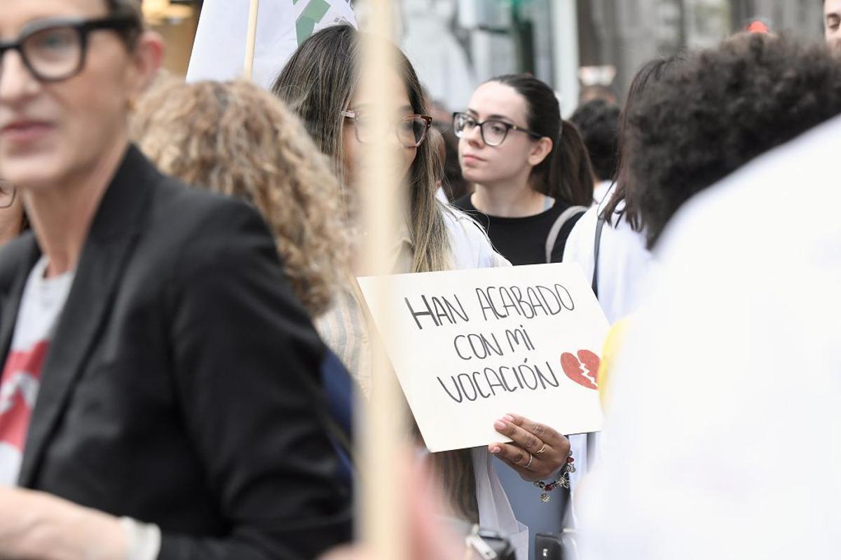 Las imágenes de la protesta de médicos contra el Estatuto Marco este miércoles en Murcia