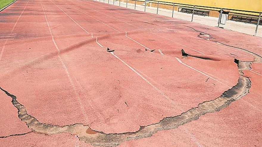 El seguro restituirá el daño en la pista de atletismo de la Vall