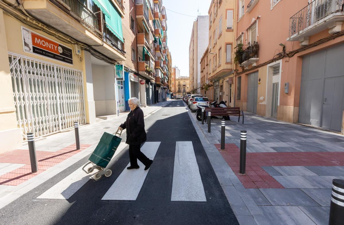 Aspecto de la calle Alfauir, en Gandia, renovada.