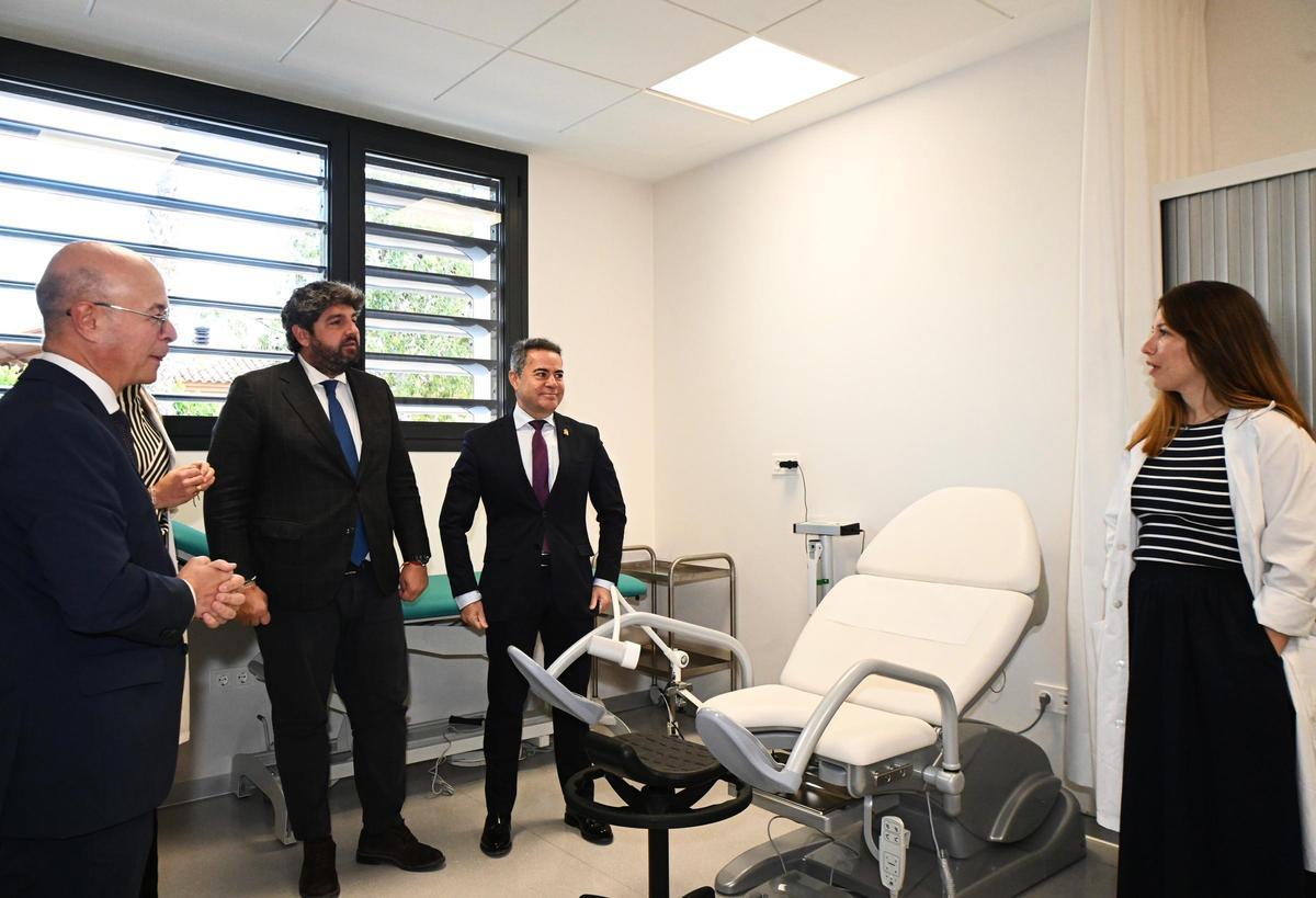 López Miras, durante la inauguración del nuevo centro de salud de Lorquí
