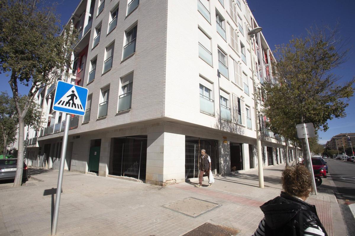 Vista de las obras desde la esquina entre Miquel Batllori y Corts Valencianes.