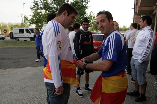 La afición del Real Zaragoza parte hacia Valencia.