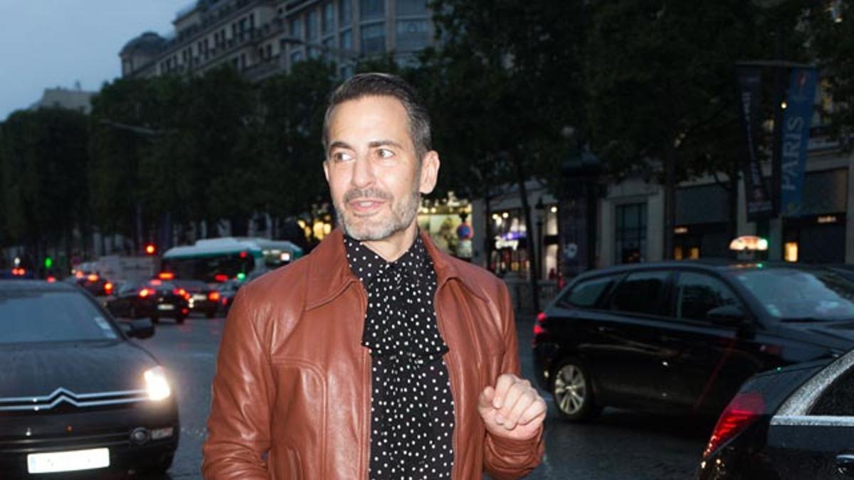 Marc Jacobs se viste de punta en blanco cada día del aislamiento