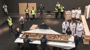 Traslado de los bienes de Sixena del Museo de Lleida al monasterio oscense, en diciembre del 2017.