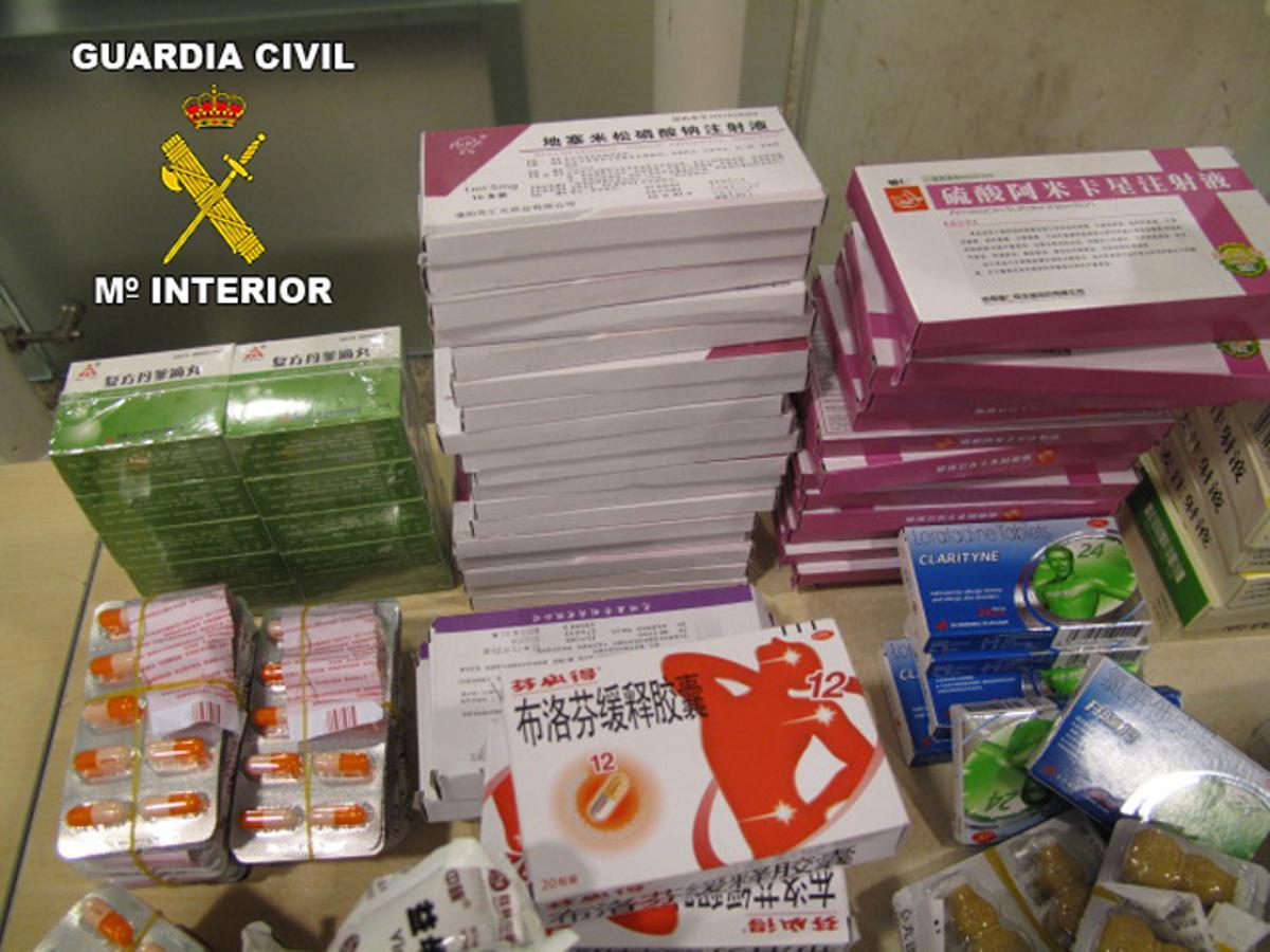 Imagen de archivo de medicamentos intervenidos por la Guardia Civil.