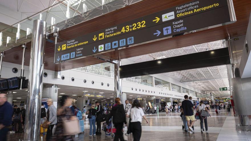 Terminal del aeropuerto Tenerife Sur, en Granadilla de Abona.