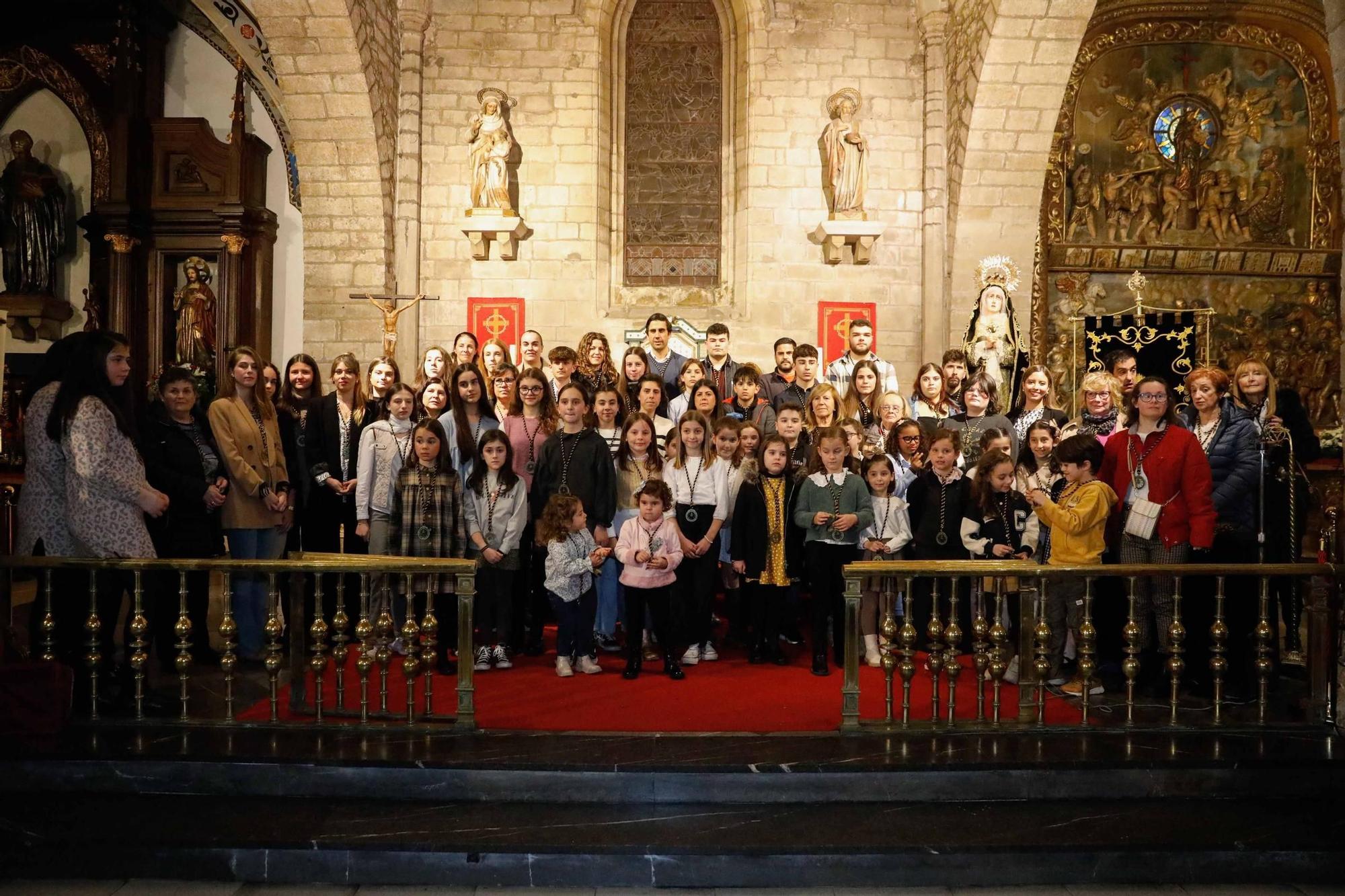 EN IMÁGENES: Los nuevos cofrades de Nuestra Señora de los Dolores en Avilés