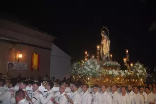 Procesión de la Virgen del Carmen en la Colonia de Santa Inés en imágenes