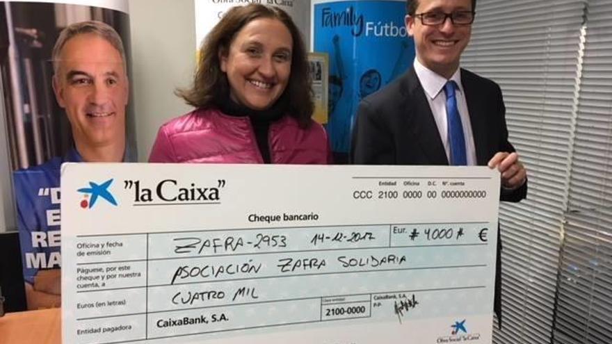 La caixa dona 4.000 euros a la ong zafra solidaria