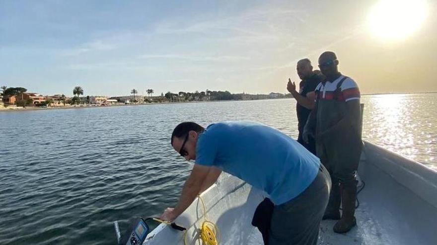 Aumenta el oxígeno en los dos puntos críticos del Mar Menor