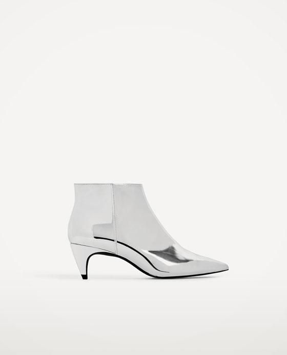 Rebajas Zara: botín metálico