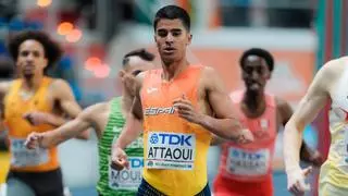 Un estelar Mohamed Attaoui lidera el 'triplete' español en 800; Mahuckikh, primer oro