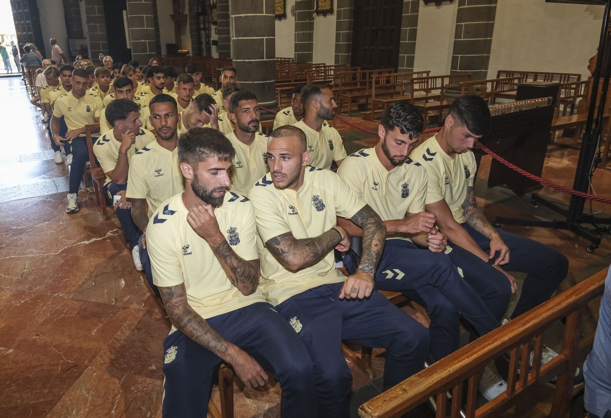 Ofrenda anual de la UD Las Palmas a la Virgen del Pino