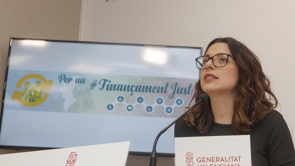 La vicepresidenta de la Generalitat, Aitana Mas, comparece tras el pleno del Consell