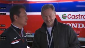 Horner y Watanabe en el box de Honda en Jerez