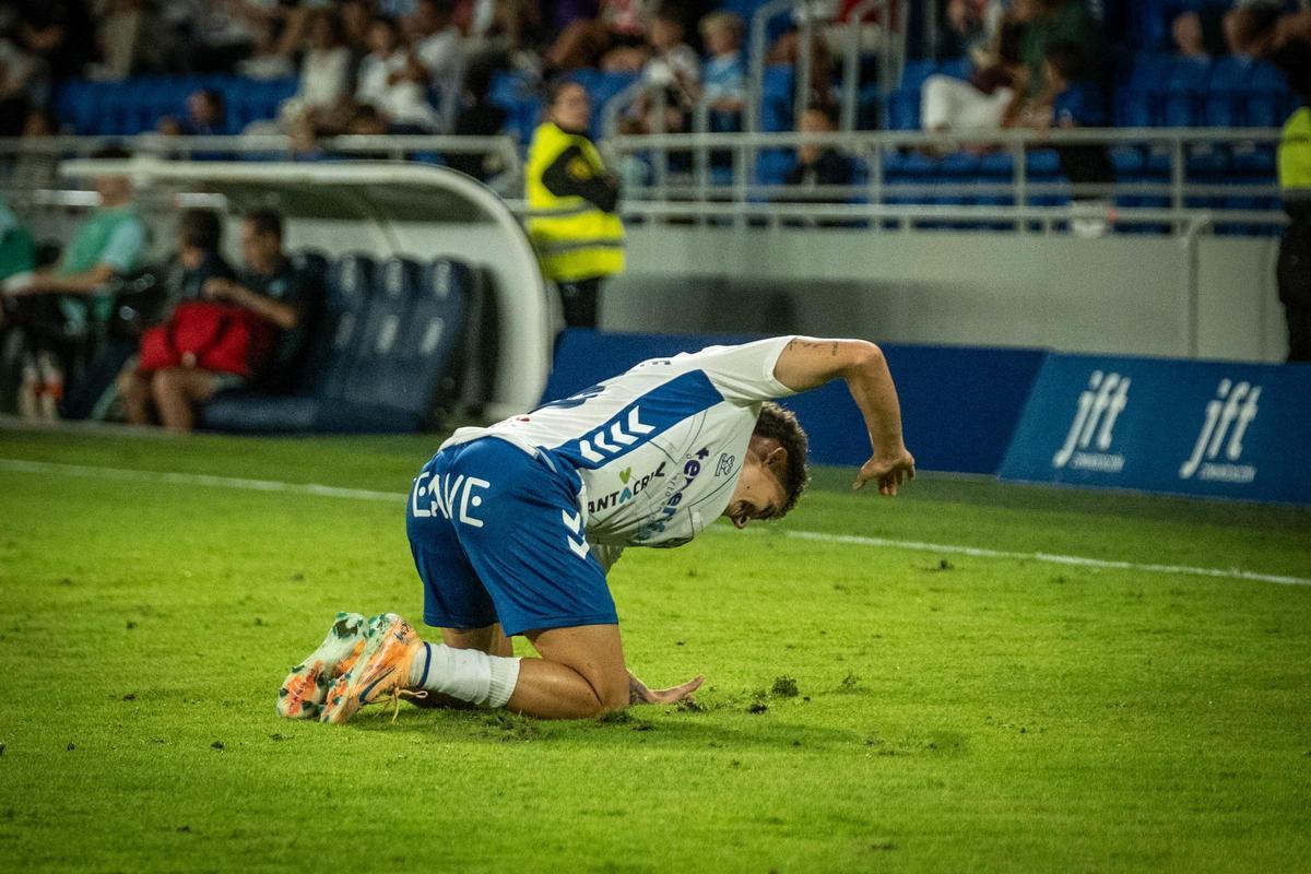 FOTOS | Partido de Primera RFEF CD Tenerife-Bilbao Athletic