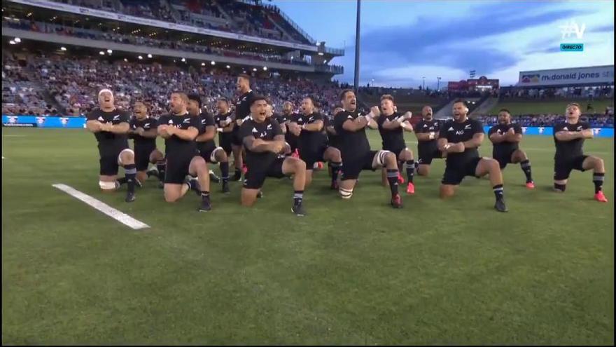 Los All Blacks dedican el haka a Maradona