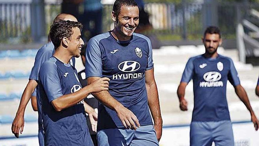 Cervero y David Haro, durante uno de los entrenamientos del AtlÃ©tico Baleares.