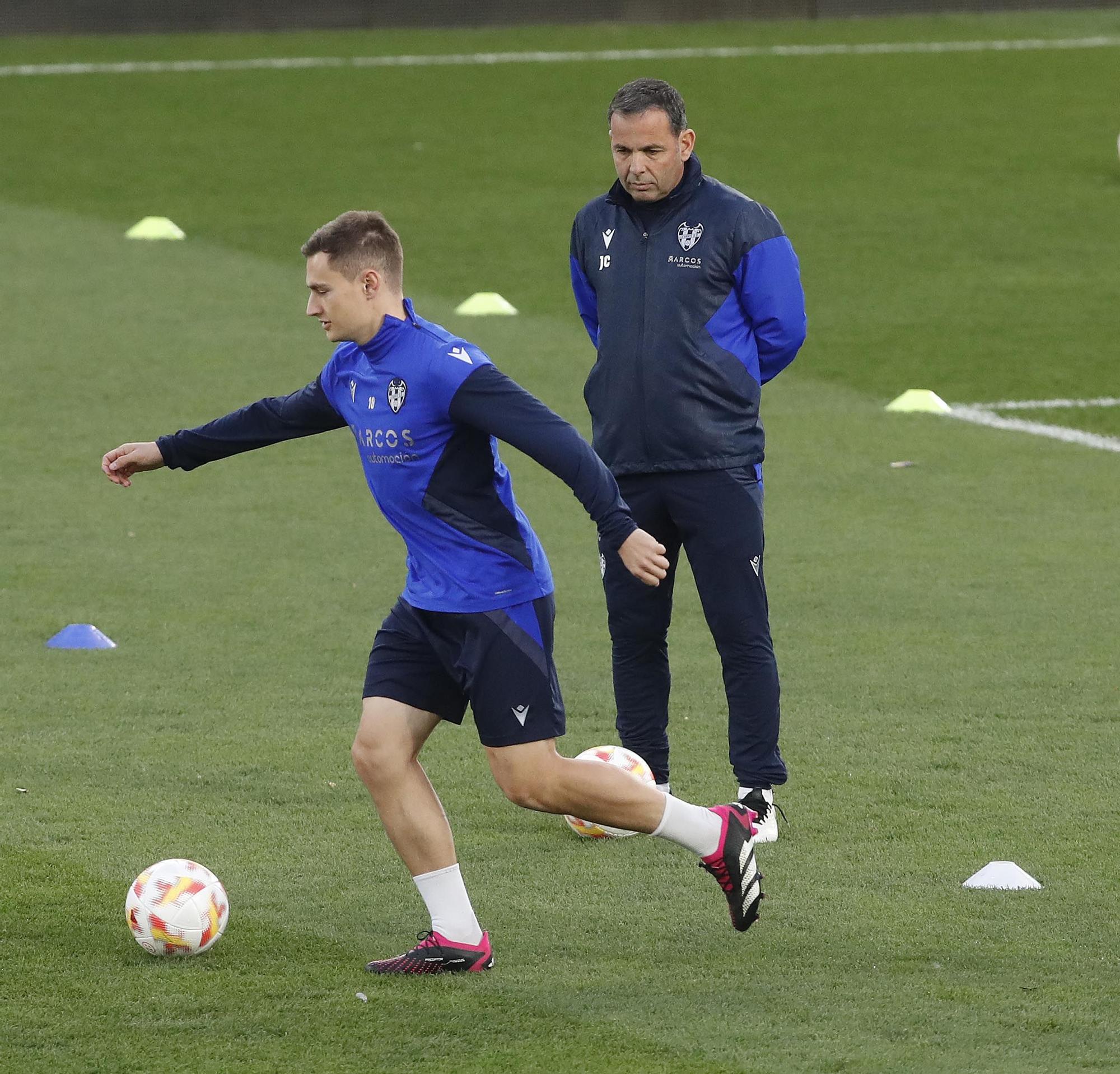 Entrenamiento del Levante Ud