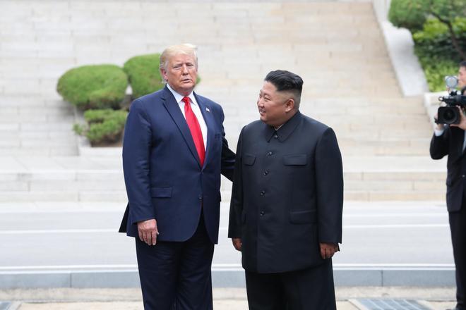 Tensión entre Seúl y Washington: Trump reduce unas maniobras clave con Corea del Sur ante la "muy buena relación" con Kim Jong-un