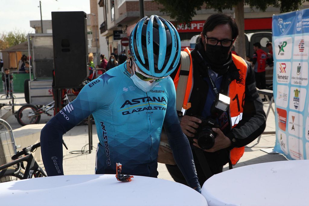 Así ha sido la salida de la Vuelta a Murcia en Fortuna