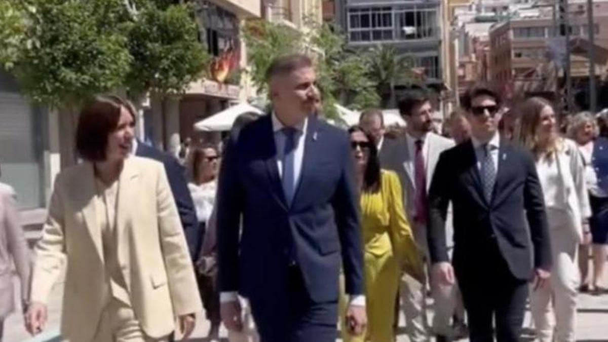 La ministra Diana Morant con el alcalde, el lunes, en Cullera.