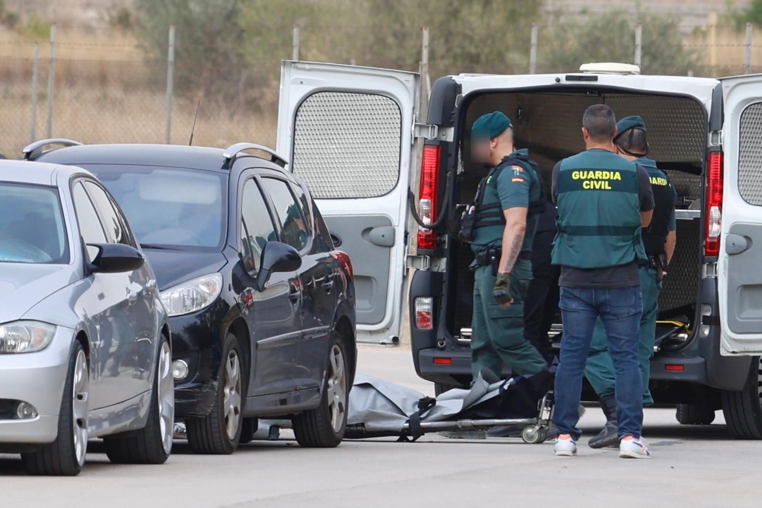 Un hombre se suicida tras matar a tiros a su mujer y a su hijastro en Benaguasil