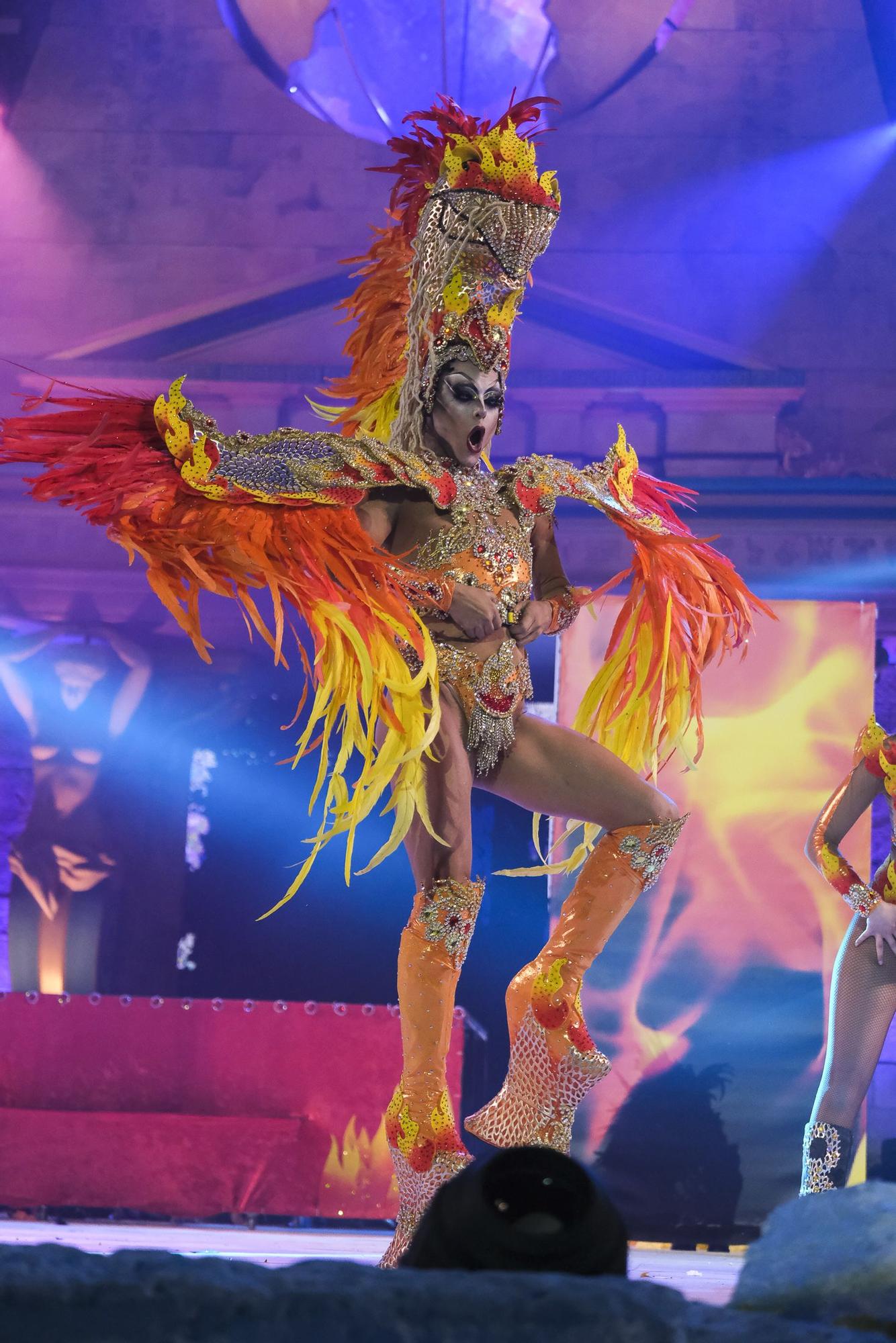 Actuación de Drag Orión en la Gala Drag del Carnaval de Las Palmas 2022