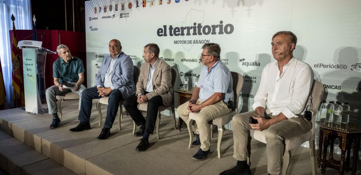 En la segunda mesa redonda participaron los alcaldes de Belchite y Fuendetodos.