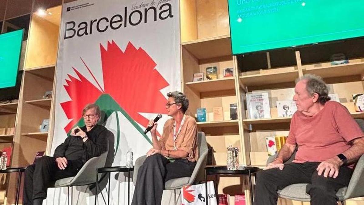 L'escriptora Elisabet Riera, durant una de les xerrades que ha dut a terme.