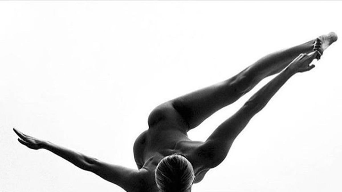 El yoga al desnudo: la tendencia que se salta la censura de Instagram