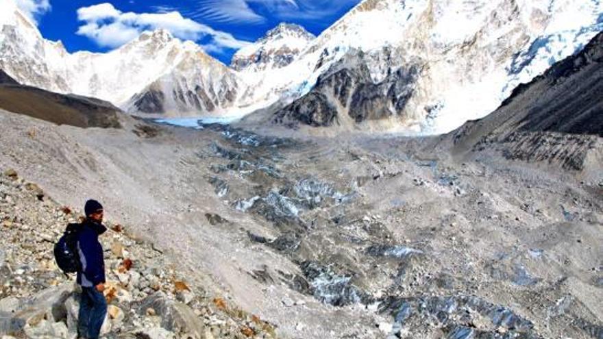 Domínguez, en el campo base del Everest, en Nepal