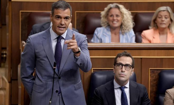 El Gobierno redobla la presión sobre Vivas para trasladar a menores migrantes a la Península y alojar a los que siguen en la calle