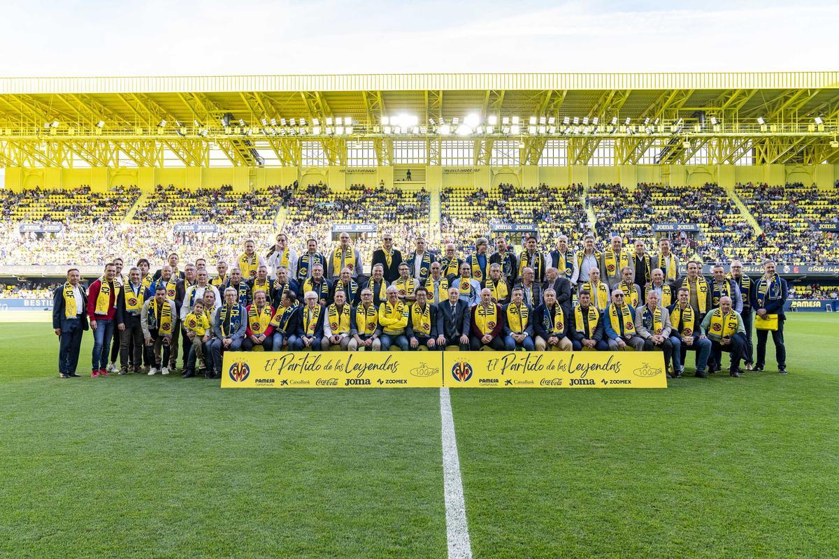 El Villarreal CF homenajeó a más de 150 jugadores que han pasado por el club a lo largo de su historia.