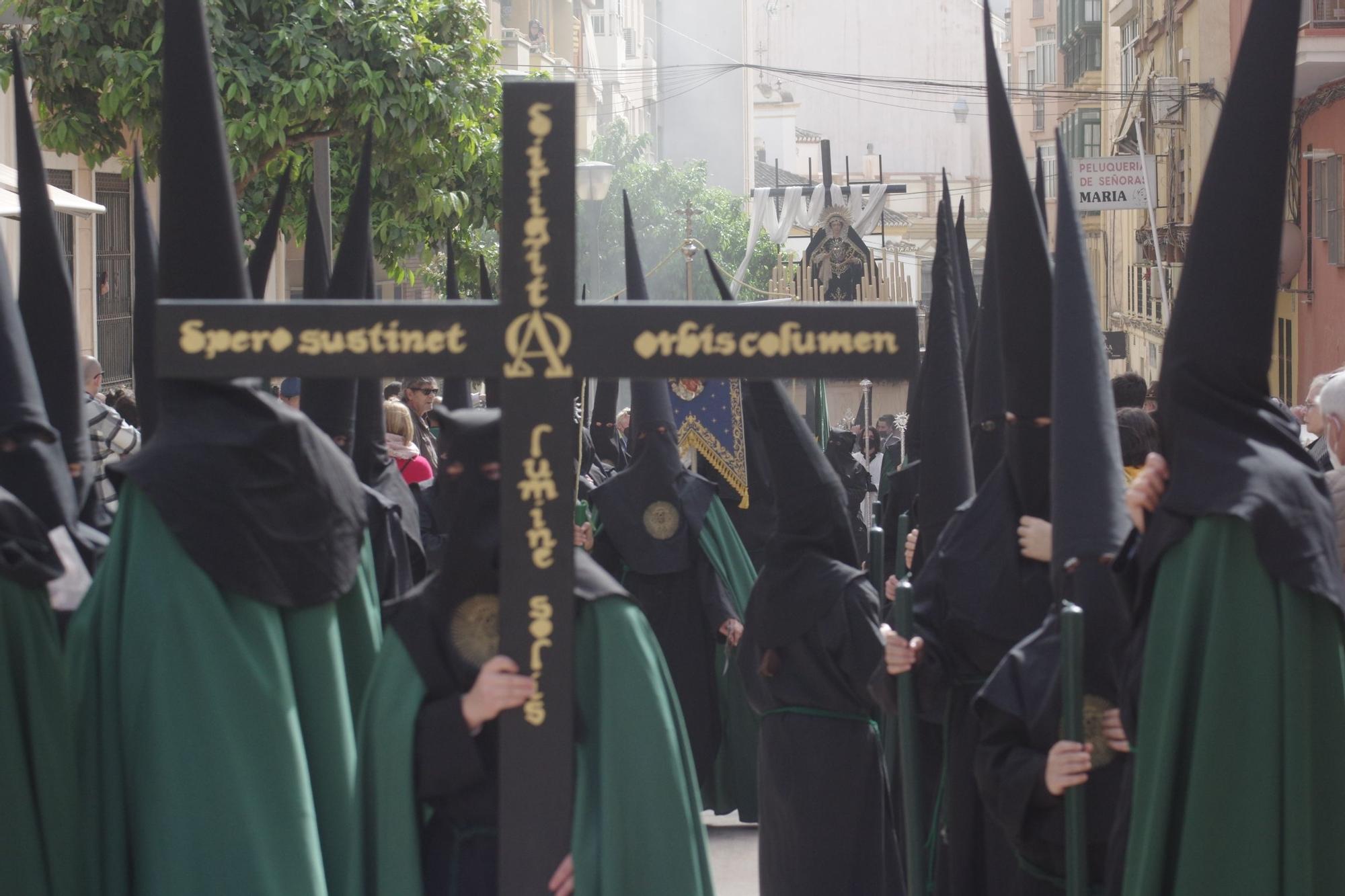 Salida de la Virgen del Sol en el barrio de la Victoria