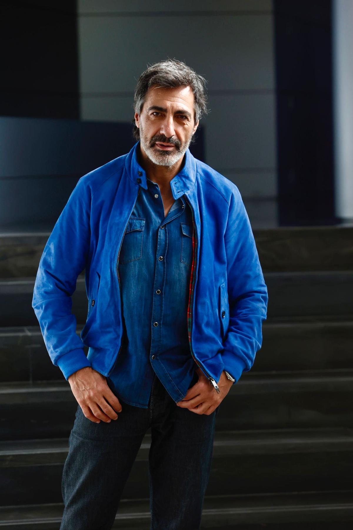 Juan del Val, ganador del Premio Planeta, en las instalaciones de Levante-emv