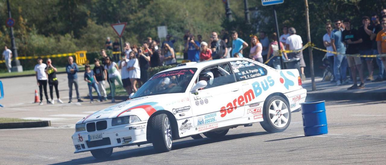 Miguel Parejo-Bravo, con su BMW 320, cubriendo el recorrido de La Manjoya. | Miki López