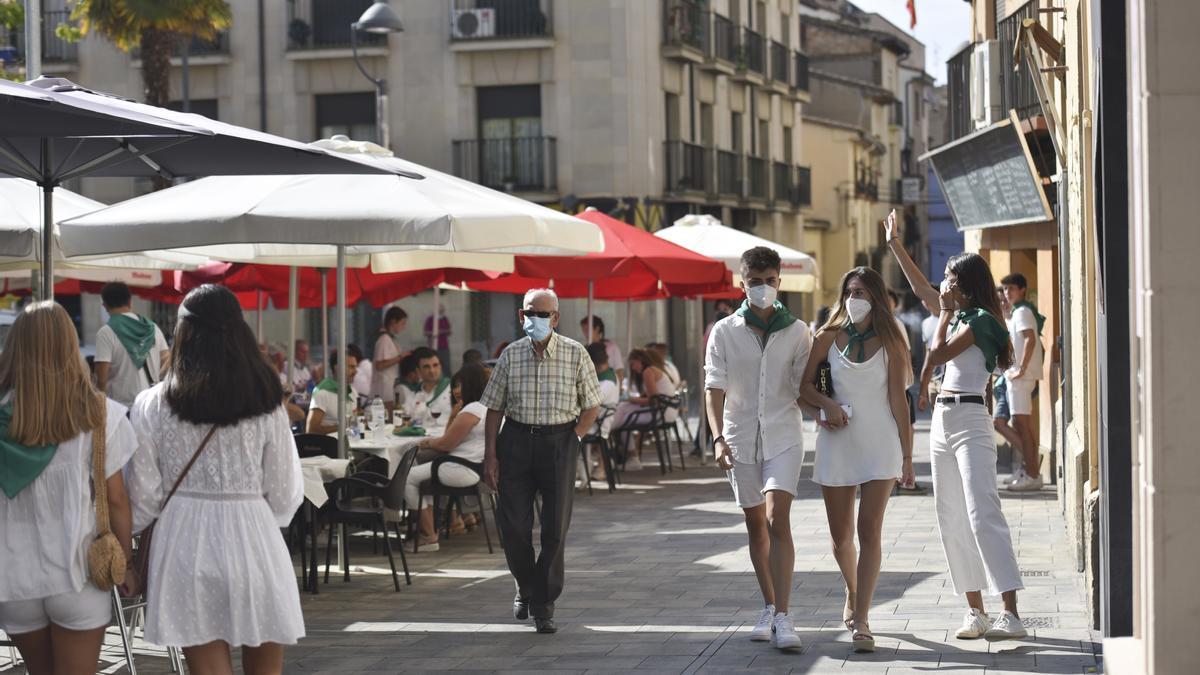 Ambiente en las calles del centro de la ciudad de Huesca.