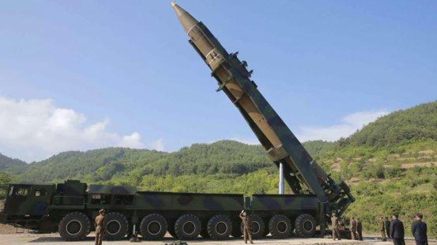 Militars nord-coreans preparen el llançament d&#039;un míssil