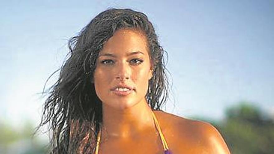 Ashley Graham, modelo de tallas grandes, posa sin filtros