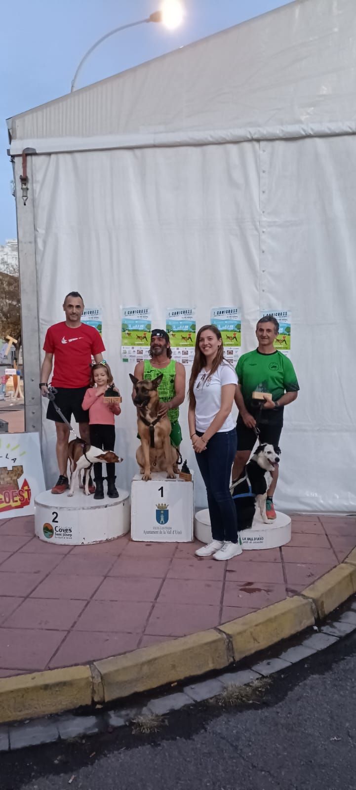 El emotivo Canicross de la falla Sud-oest de la Vall, en imágenes