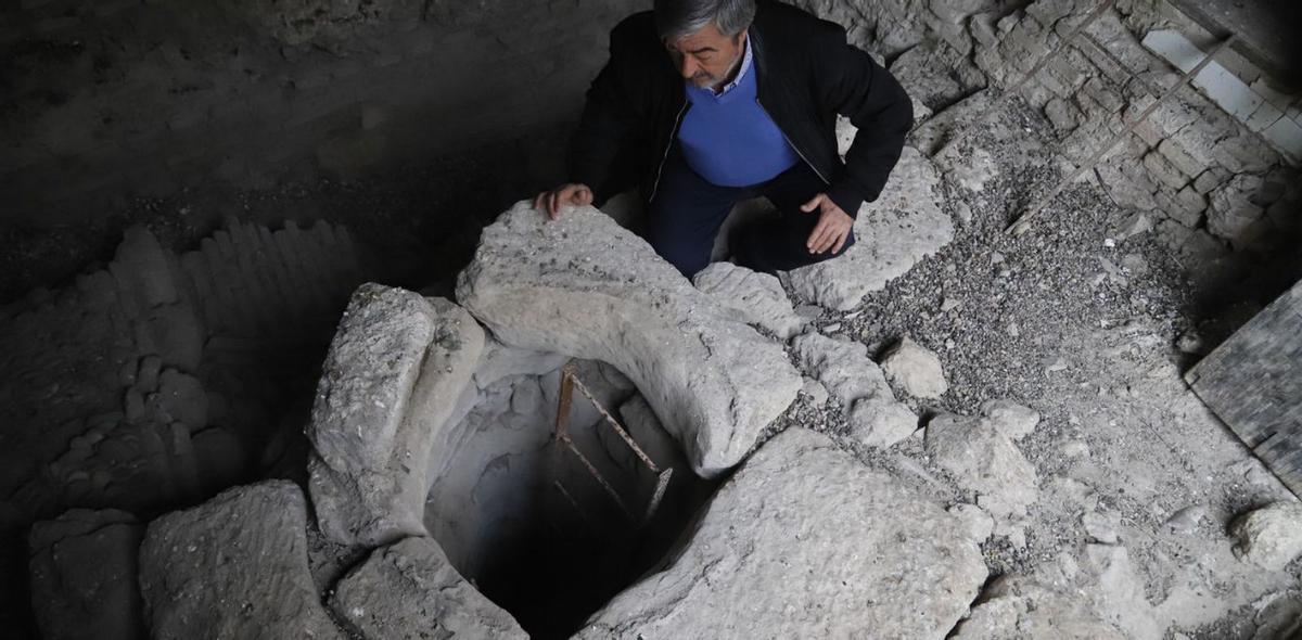Pozo que suministraba agua a los Baños Árabes y cerca del cual habría instalada una noria.