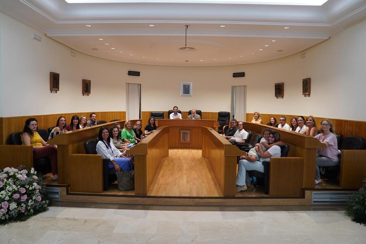 Sagredo y Mora reunidos con representantes del las AMPAs, de institutos, de CEIP y escuelas infantiles de Paterna.