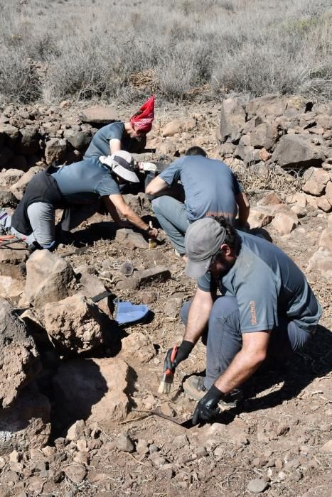 Hallan en La Fortaleza estructuras funerarias desconocidas en Canarias