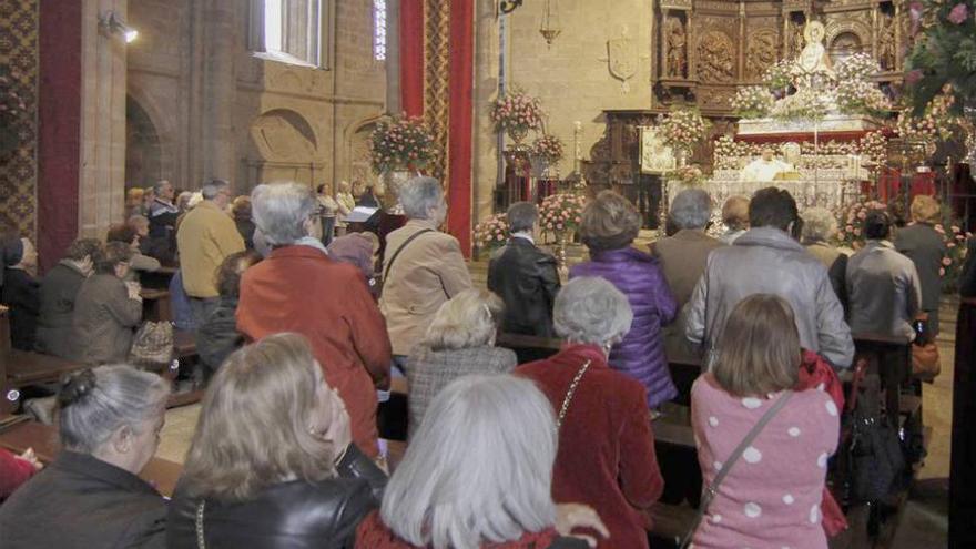 Sonrisas, ilusión y también lágrimas con la patrona de Cáceres