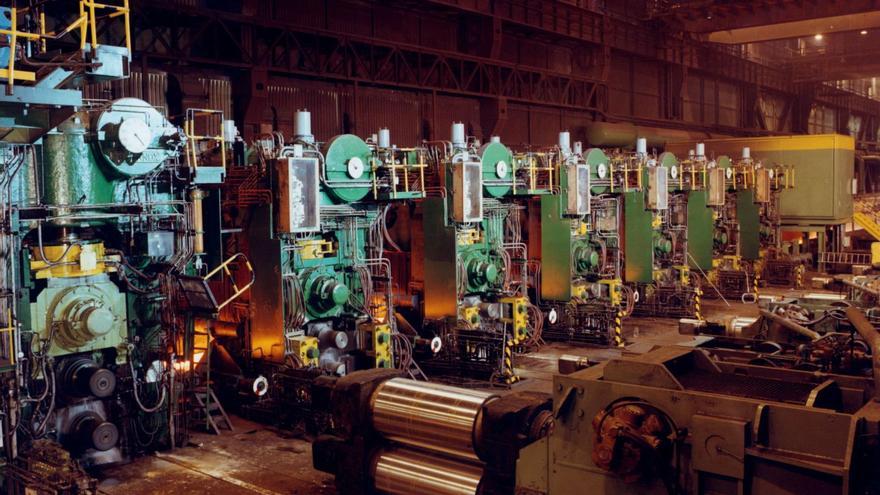 La siderurgia asturiana celebra medio siglo de fabricación de chapa en Avilés