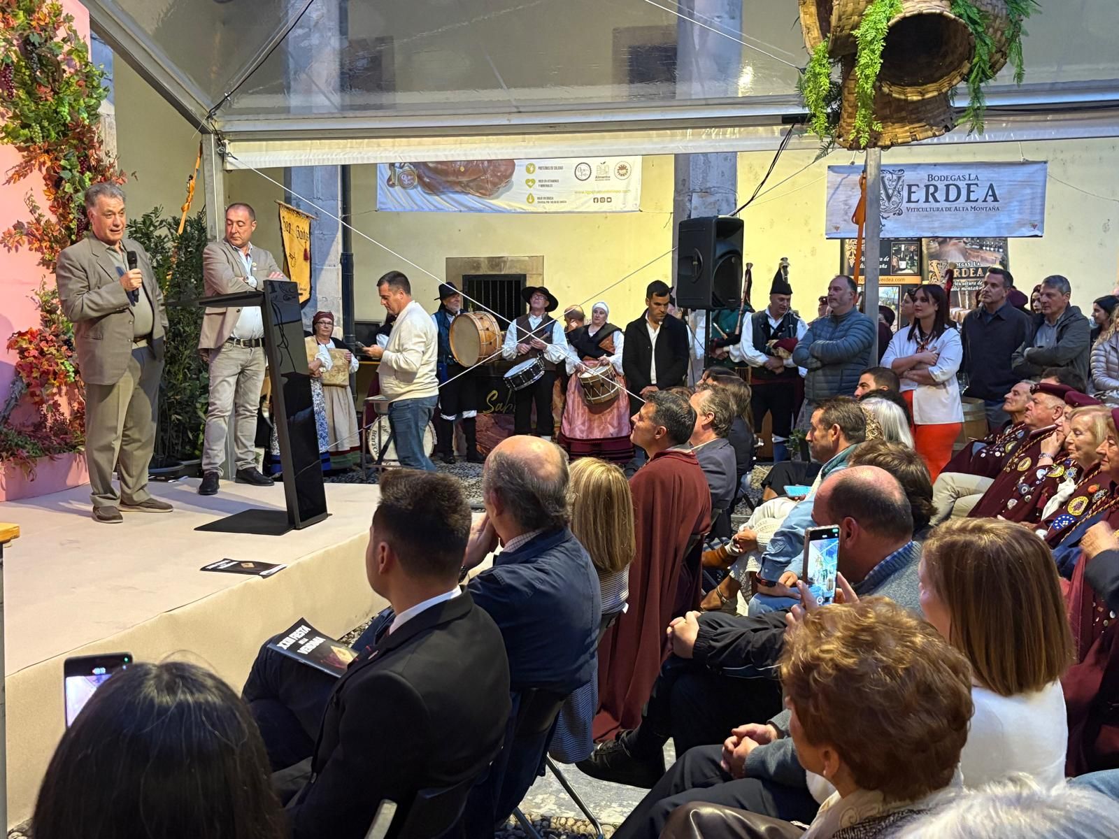 Cangas del Narcea ya vibra con la Fiesta de la Vendimia